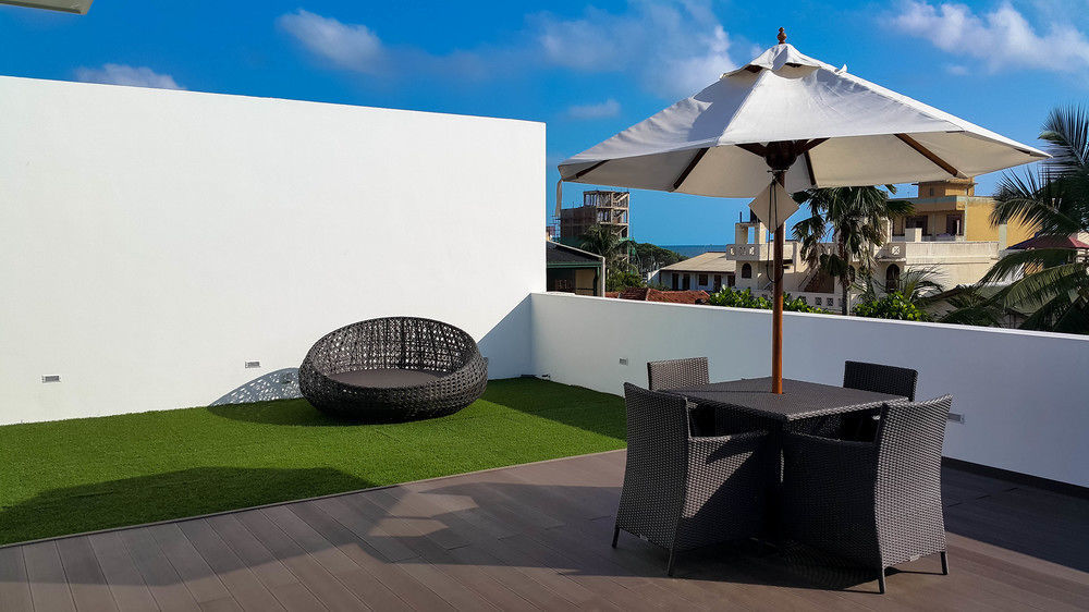 W15 Colombo Hotel Exterior photo
